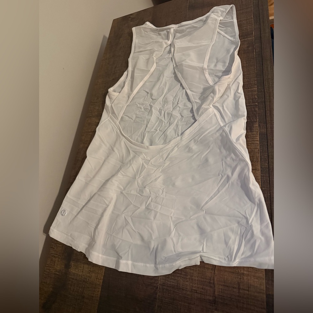Lululemon White Sculpt Tank with Cut out back Size 2